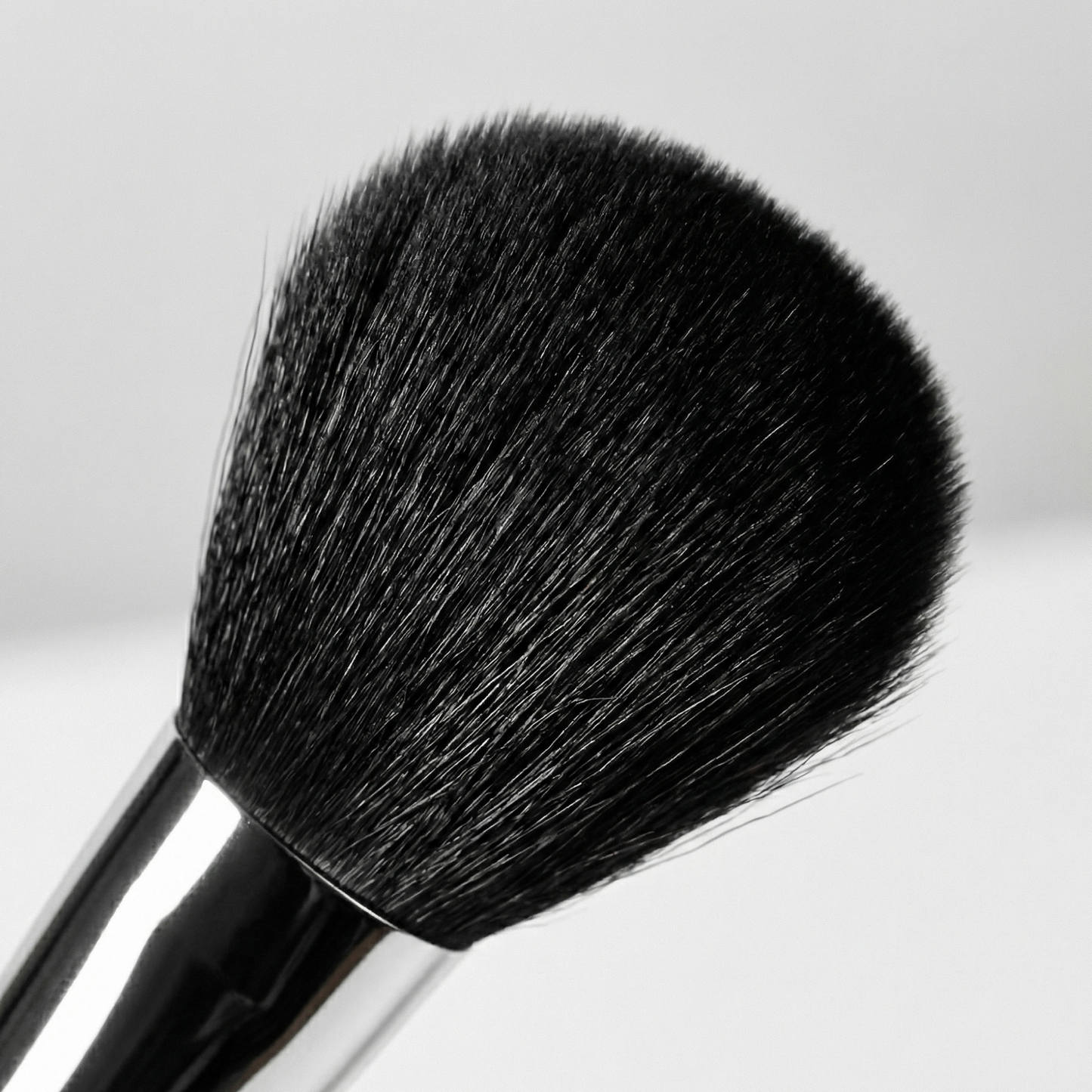 Amazing Cosmetics - Velvet Brush