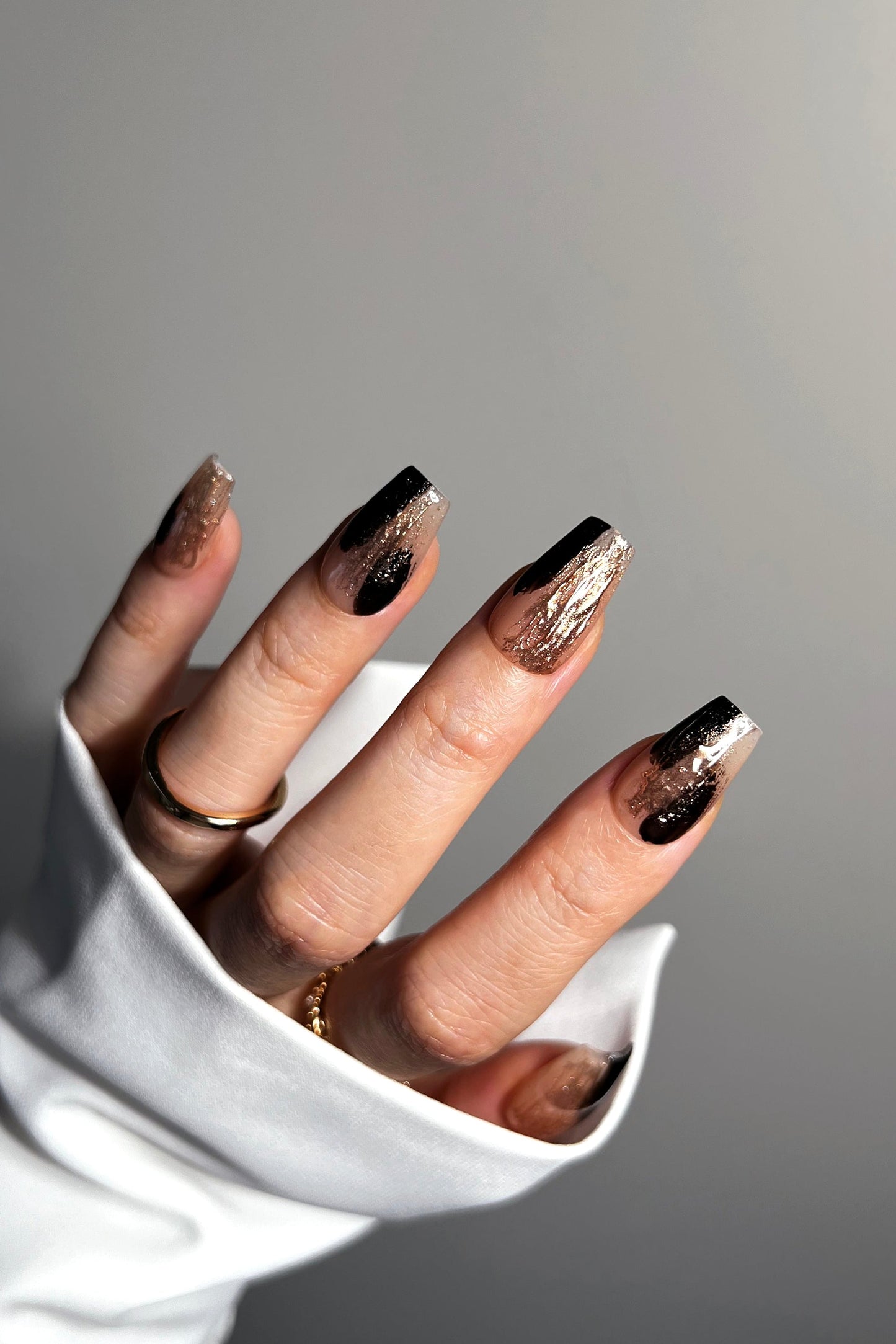 Bonmuz - Gilded Noir | Pro Handmade Gel Nails