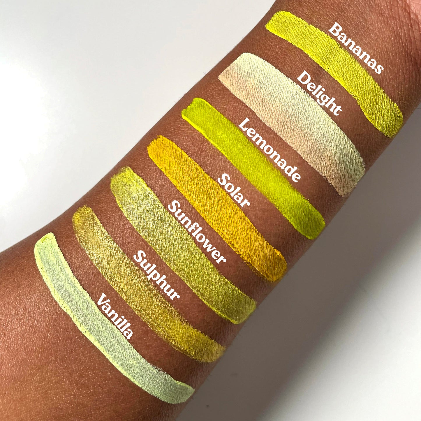 Delight (Light Yellow & Beige) Split Liner - Eyeliner - Glisten Cosmetics